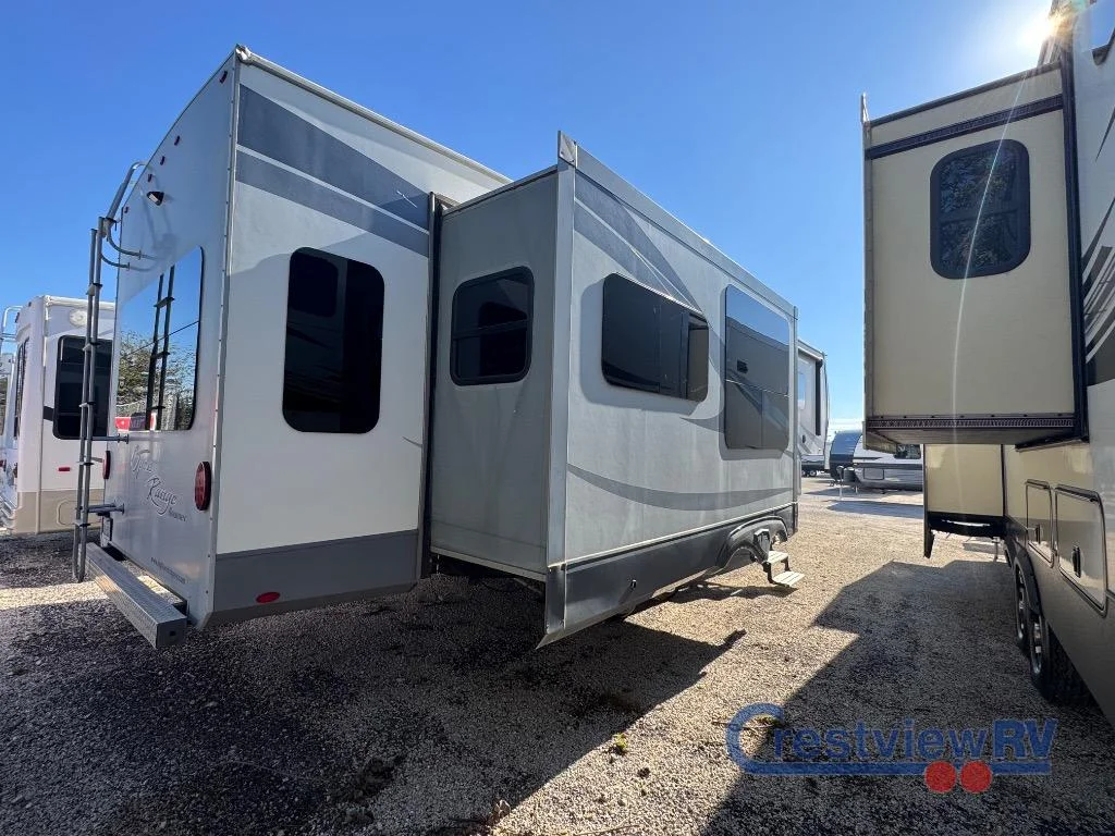 2017 Highland Ridge RV Open Range Roamer RF348RLS photo 5