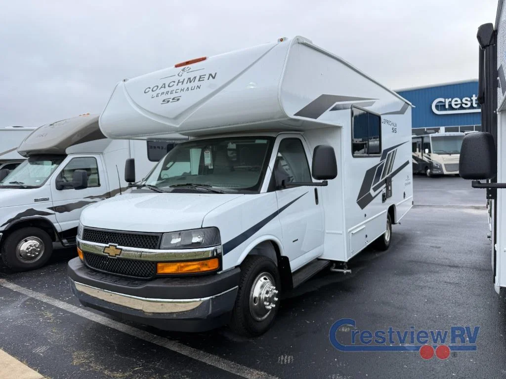 2026 Coachmen Leprechaun 210QSS Chevy 3500 photo 4