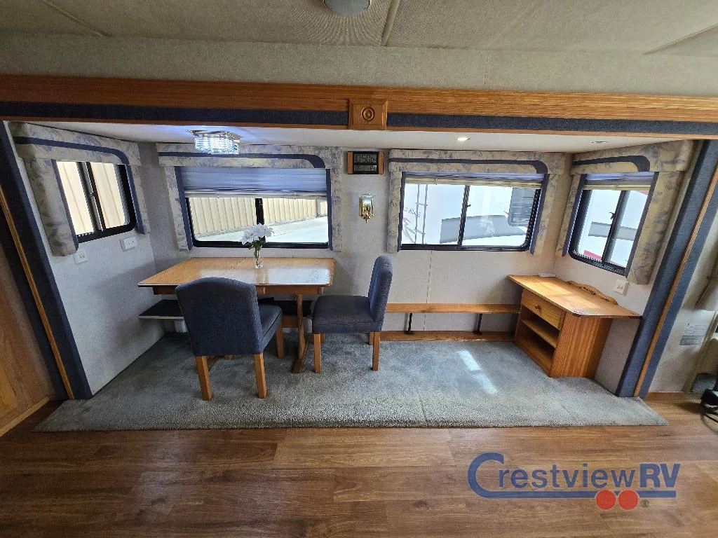 2000 Newmar Kountry Star 3251 photo 11