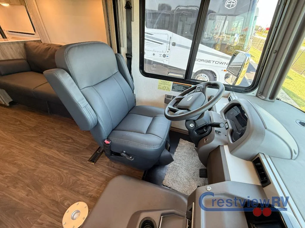 2026 Winnebago Sunstar 29V photo 21