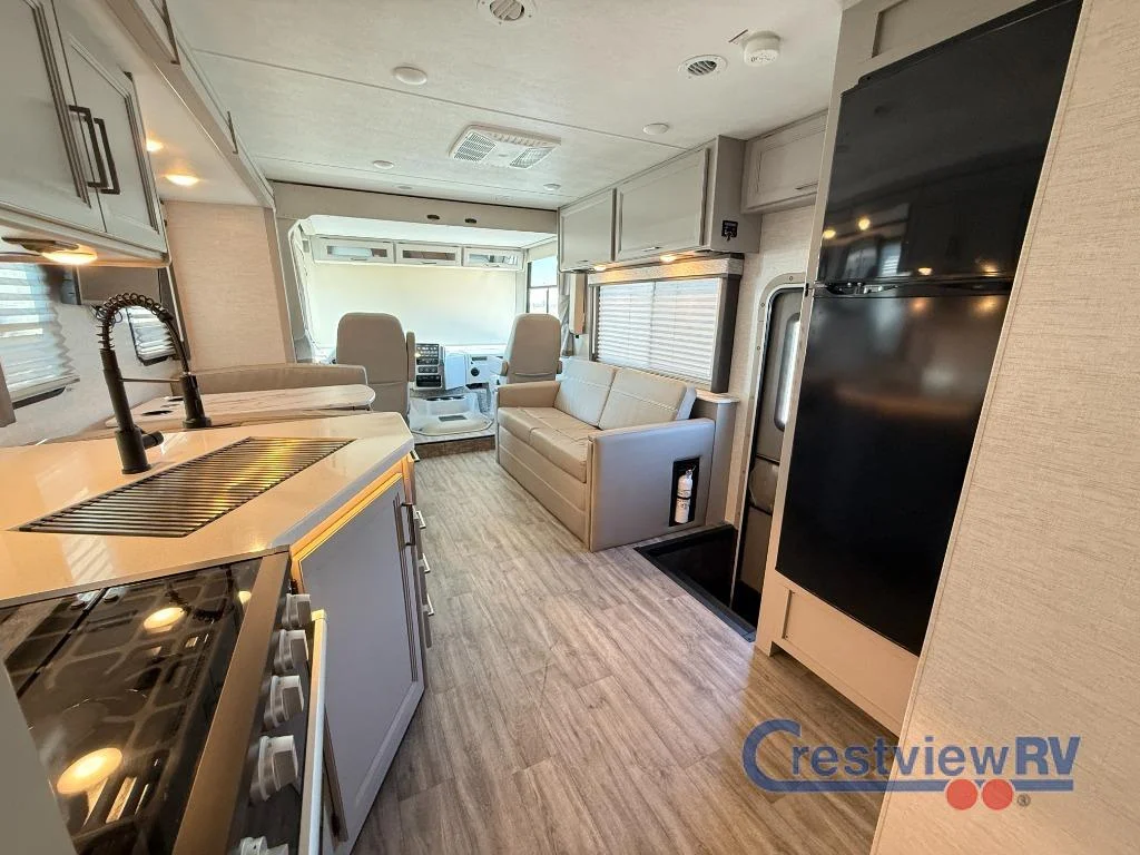 2024 Thor Motor Coach Resonate 32B photo 9