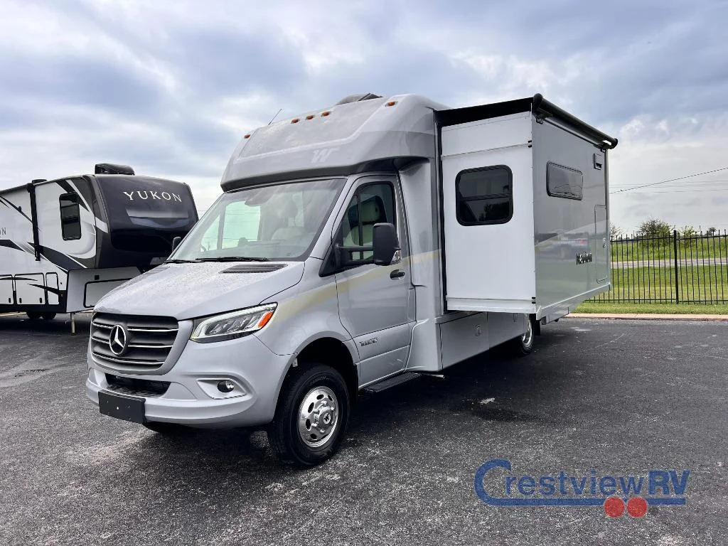 2025 Winnebago Navion 24T photo 4